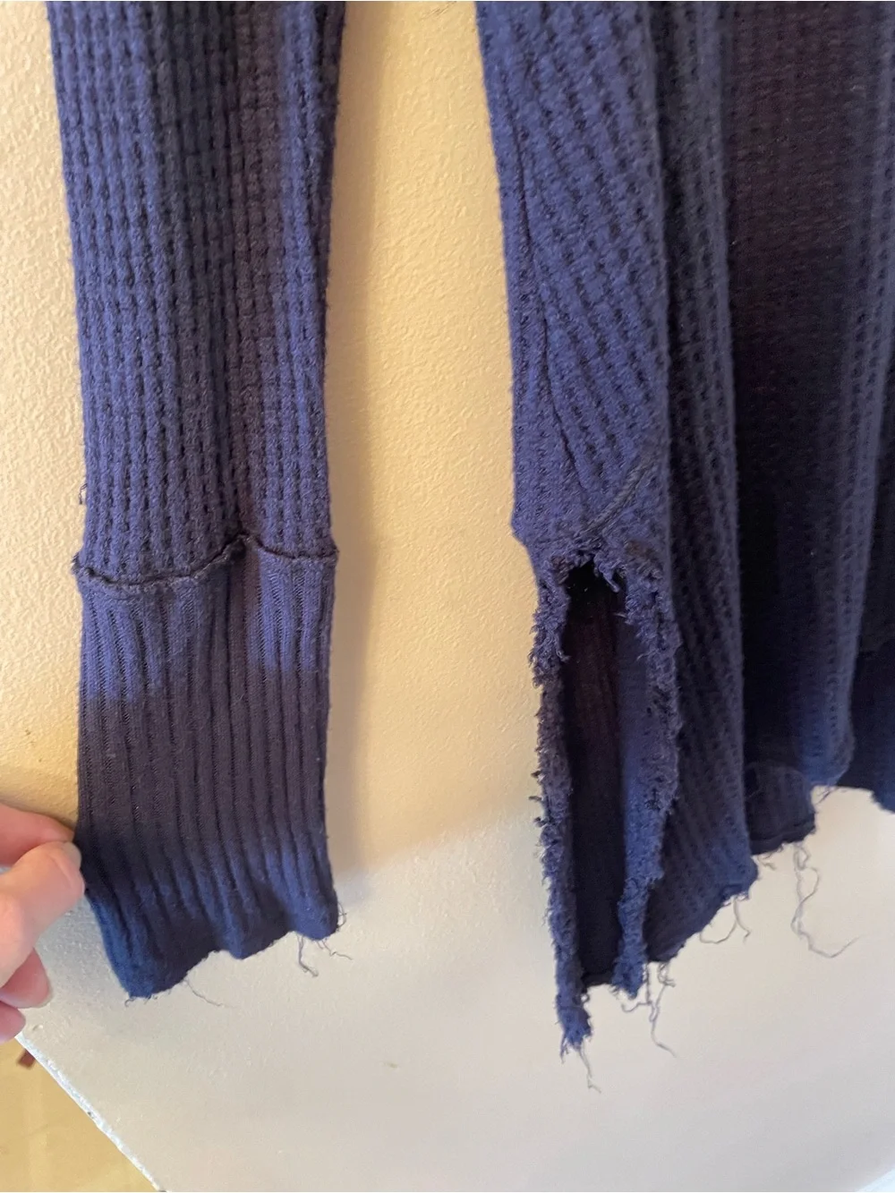 Free People-Washed-Edge Waffle Knit V-Neck Long Sleeve Top - Navy